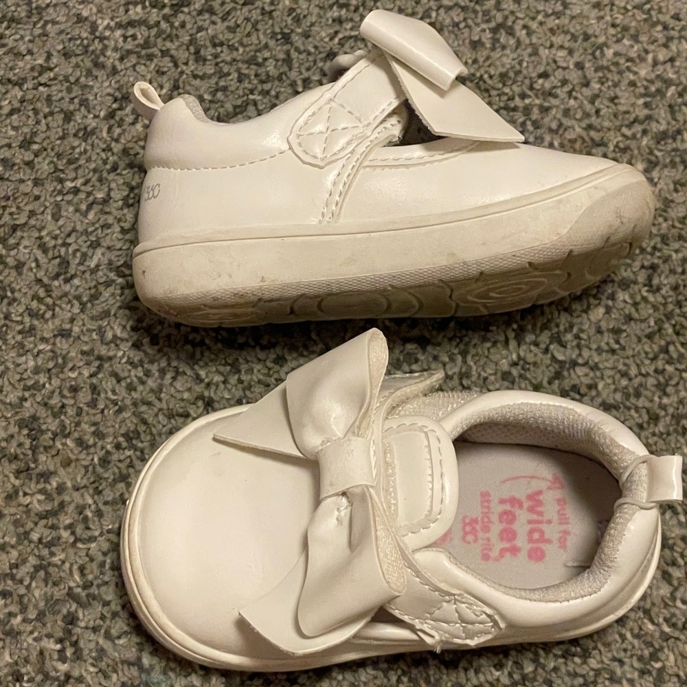 Stride Rite Kamilla Sneakers